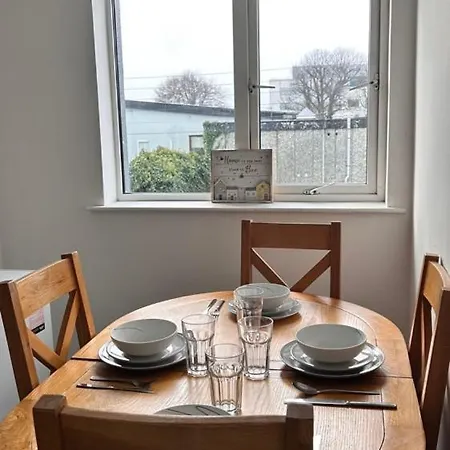 Apartment 3 Newcastle Above Paddy Power *